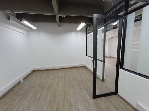 Oficina en arriendo en La Esmeralda, Itagüí, 660 m² · foto 7 de 9