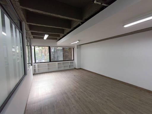 Oficina en arriendo en La Esmeralda, Itagüí, 660 m² · foto 8 de 9