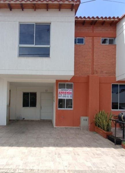 Casa de 3 alcobas en arriendo en Conjunto Cerrado Firenze, Villa del Rosario, 81 m² · foto 2 de 20