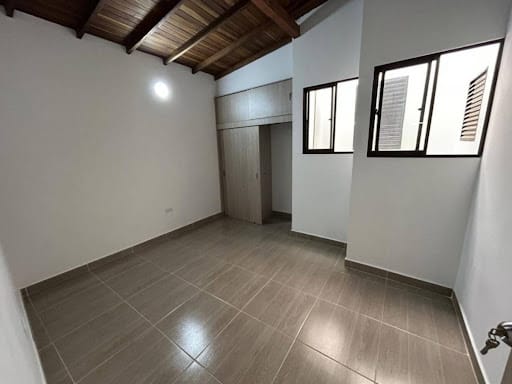 Apartamento de 2 alcobas en arriendo en Berlin, Medellín, 50 m² · foto 4 de 7