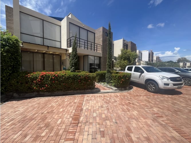 Casa de 3 alcobas en venta en Ricaurte, Ricaurte, 195 m² · foto 2 de 24