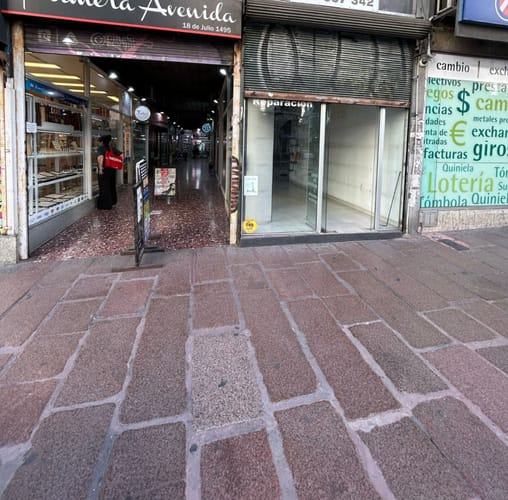 Alquiler local comercial sobre 18 de julio · Foto 2