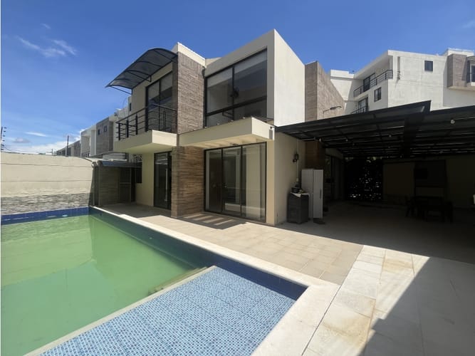 Casa de 3 alcobas en venta en Ricaurte, Ricaurte, 195 m² · foto 3 de 24
