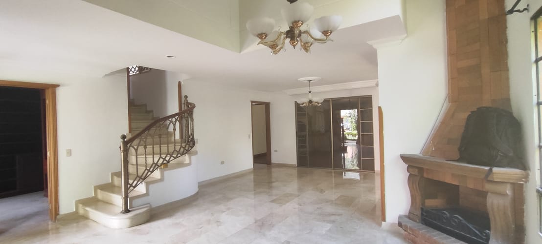 Casa de 4 alcobas en venta en Lagos Del Cacique, Bucaramanga, 291 m² · foto 4 de 16