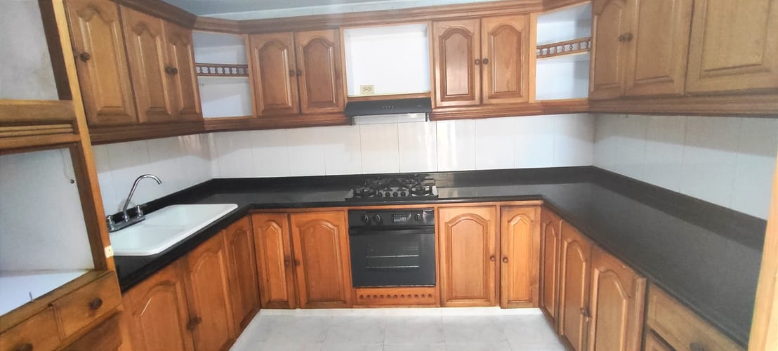 Casa de 4 alcobas en venta en Lagos Del Cacique, Bucaramanga, 291 m² · foto 5 de 16