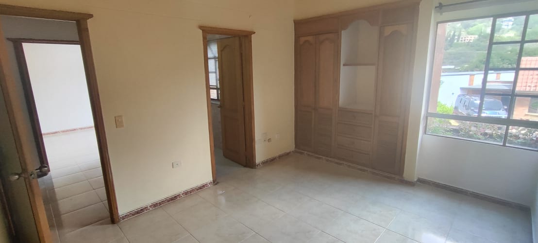 Casa de 4 alcobas en venta en Lagos Del Cacique, Bucaramanga, 291 m² · foto 9 de 16