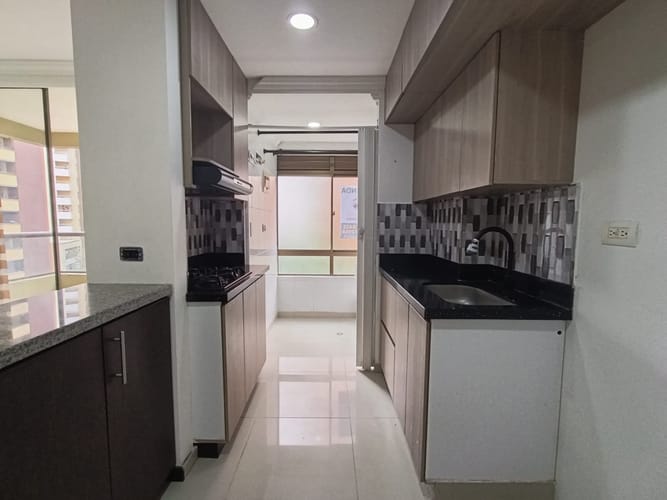 Apartamento de 3 alcobas en arriendo en Las Lomitas, Sabaneta, 70 m² · foto 2 de 20