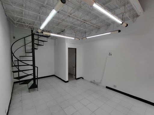 Local en arriendo en La Esmeralda, Itagüí, 40 m² · foto 5 de 8