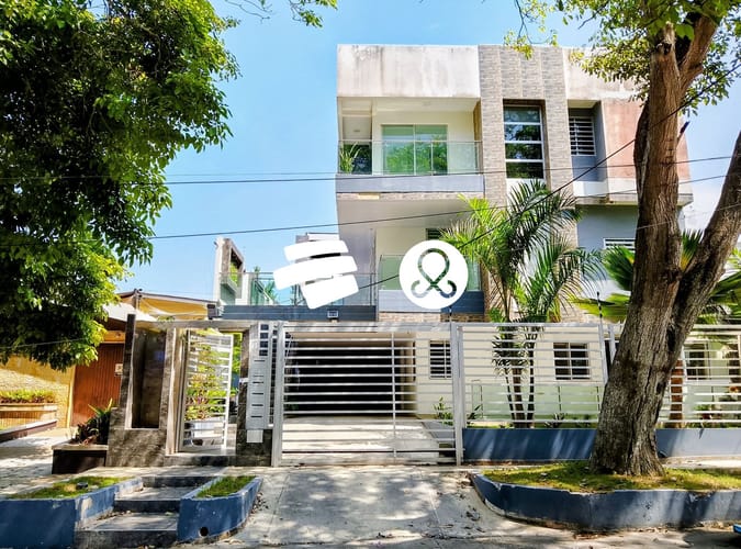 Casa de 3 alcobas en venta en El Poblado, Medellín, 140 m² · foto 2 de 24