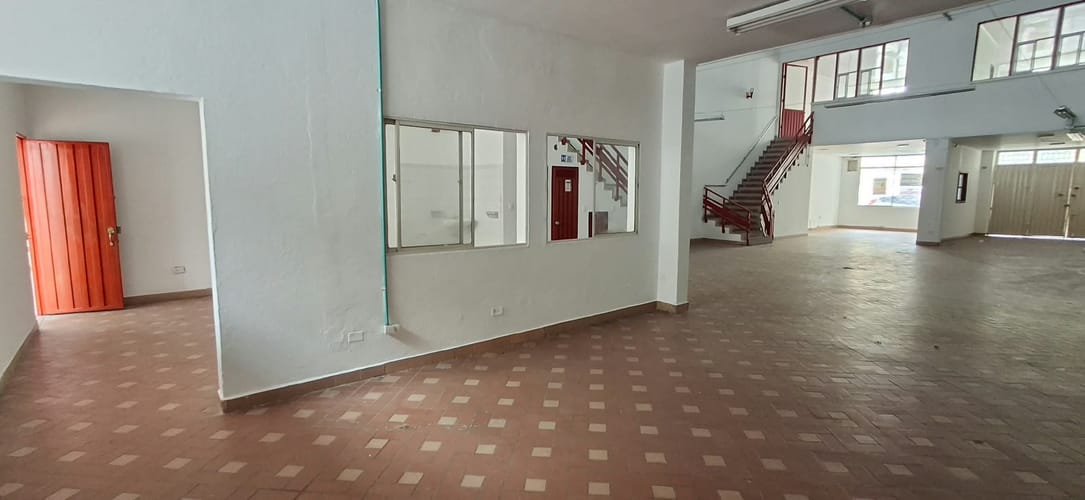 Casa de 4 alcobas en arriendo en Antonia Santos Centro, Bucaramanga, 400 m² · foto 9 de 17