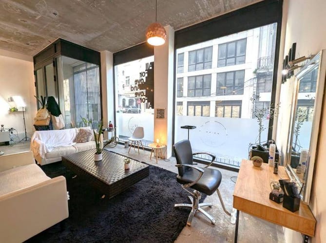 Local comercial en excelente punto | Amplio, moderno y con gran vidriera · Foto 3