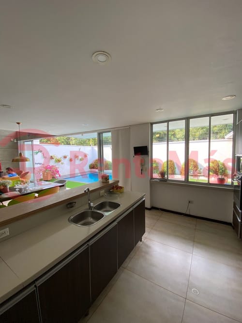 Casa de 5 alcobas en venta en Cr. Vizcaya, Los Patios, 406 m² · foto 5 de 14