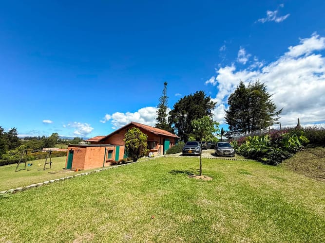 Finca en venta en Sajonia, Rionegro, 230 m² · foto 2 de 15