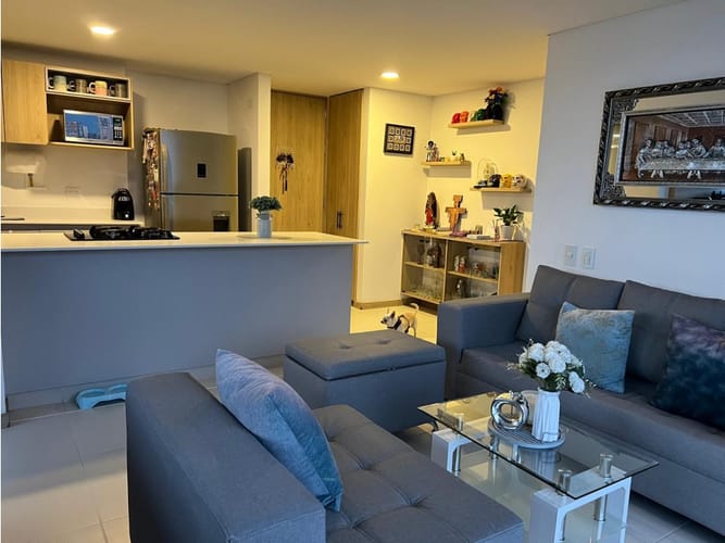 Apartamento de 3 alcobas en venta en Las Antillas, Envigado, 320 m² · foto 3 de 13