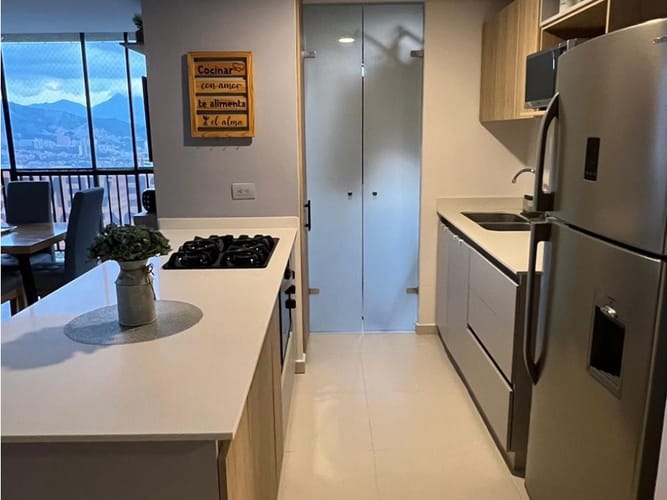 Apartamento de 3 alcobas en venta en Las Antillas, Envigado, 320 m² · foto 4 de 13