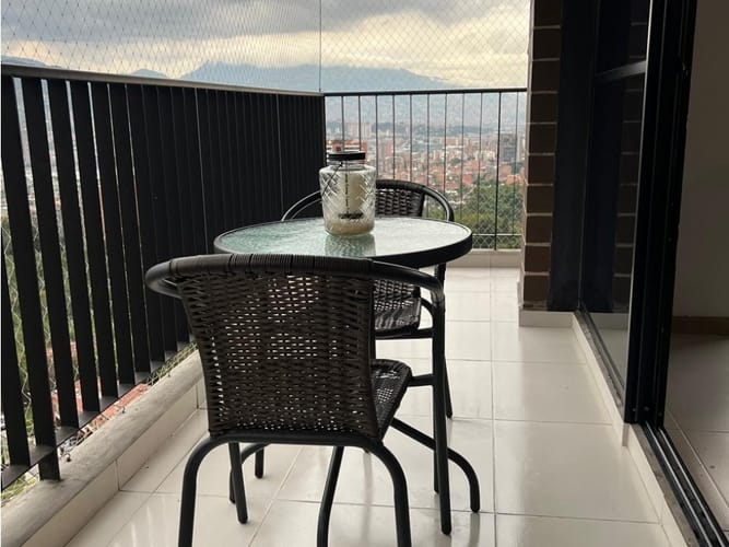 Apartamento de 3 alcobas en venta en Las Antillas, Envigado, 320 m² · foto 5 de 13