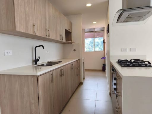 Apartamento de 3 alcobas en arriendo en Camino Verde, Envigado, 80 m² · foto 2 de 20