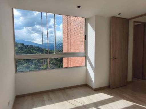 Apartamento de 3 alcobas en arriendo en Camino Verde, Envigado, 80 m² · foto 9 de 20