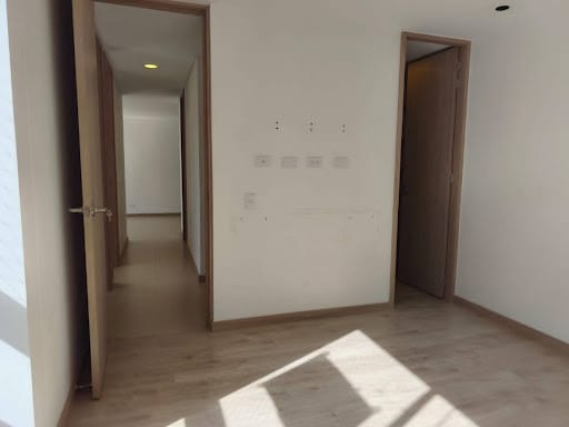 Apartamento de 3 alcobas en arriendo en Camino Verde, Envigado, 80 m² · foto 10 de 20