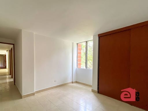 Apartamento de 3 alcobas en arriendo en Loma Del Barro, Envigado, 70 m² · foto 3 de 9