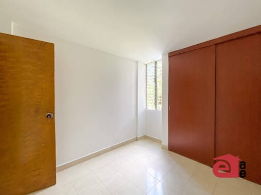 Apartamento de 3 alcobas en arriendo en Loma Del Barro, Envigado, 70 m² · foto 5 de 9