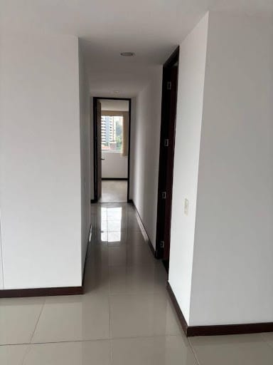 Apartamento de 3 alcobas en arriendo en Cumbres, Envigado, 98 m² · foto 9 de 20