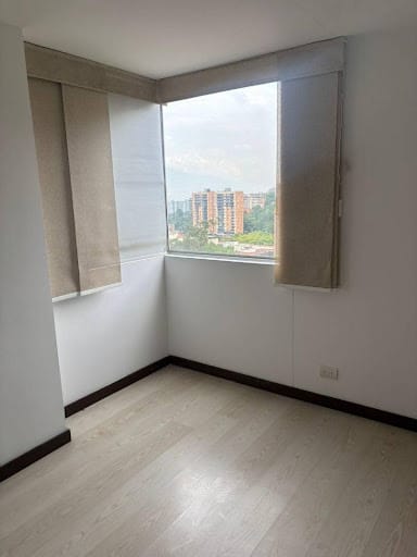 Apartamento de 3 alcobas en arriendo en Cumbres, Envigado, 98 m² · foto 10 de 20