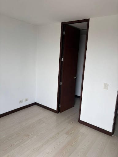 Apartamento de 3 alcobas en arriendo en Cumbres, Envigado, 98 m² · foto 15 de 20
