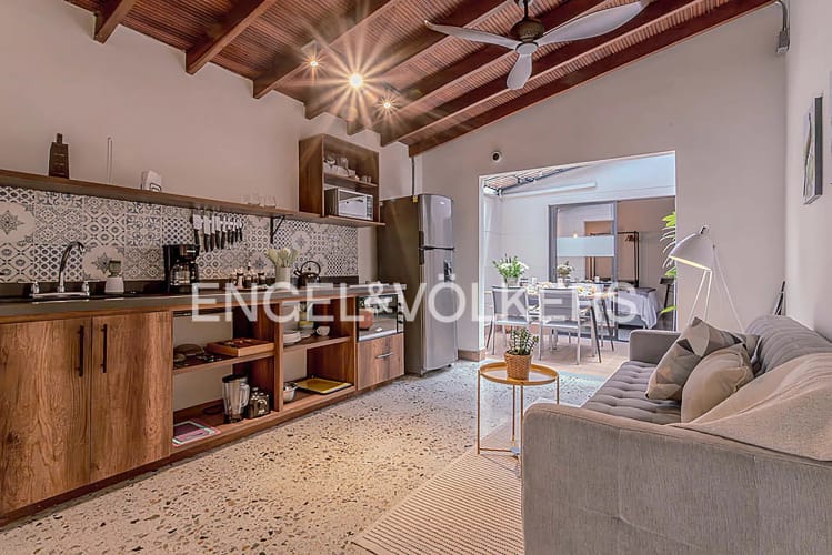 Casa de 5 alcobas en venta en Bolivariana, Medellín, 256 m² · foto 4 de 18