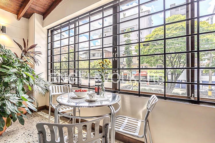 Casa de 5 alcobas en venta en Bolivariana, Medellín, 256 m² · foto 3 de 18