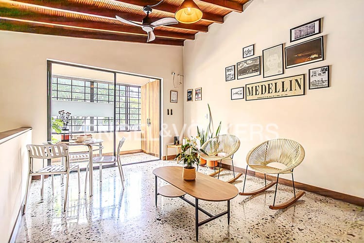 Casa de 5 alcobas en venta en Bolivariana, Medellín, 256 m² · foto 2 de 18