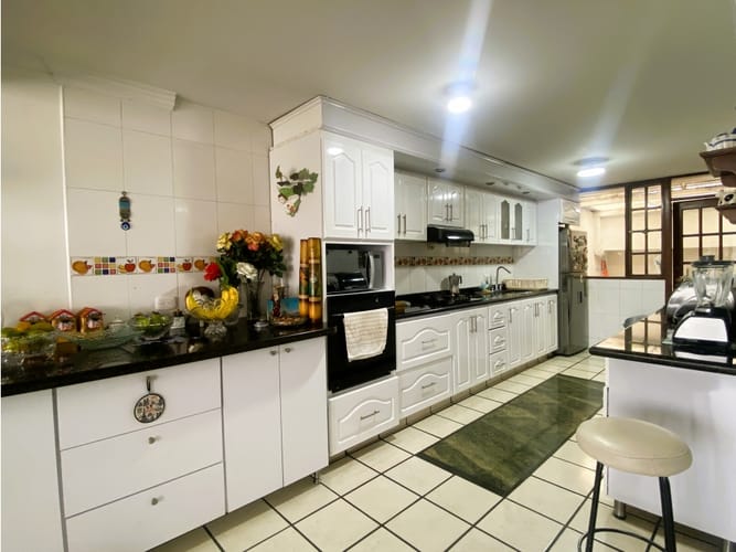 Apartamento de 3 alcobas en venta en Normandia, Bogotá, 250 m² · foto 3 de 24