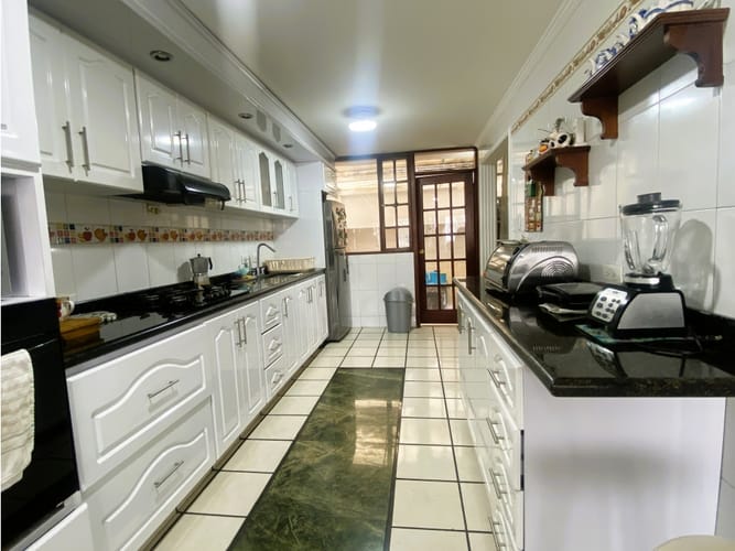 Apartamento de 3 alcobas en venta en Normandia, Bogotá, 250 m² · foto 4 de 24