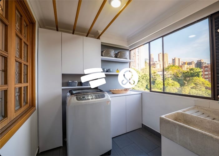 Apartamento de 3 alcobas en venta en El Tesoro, Medellín, 141 m² · foto 7 de 9