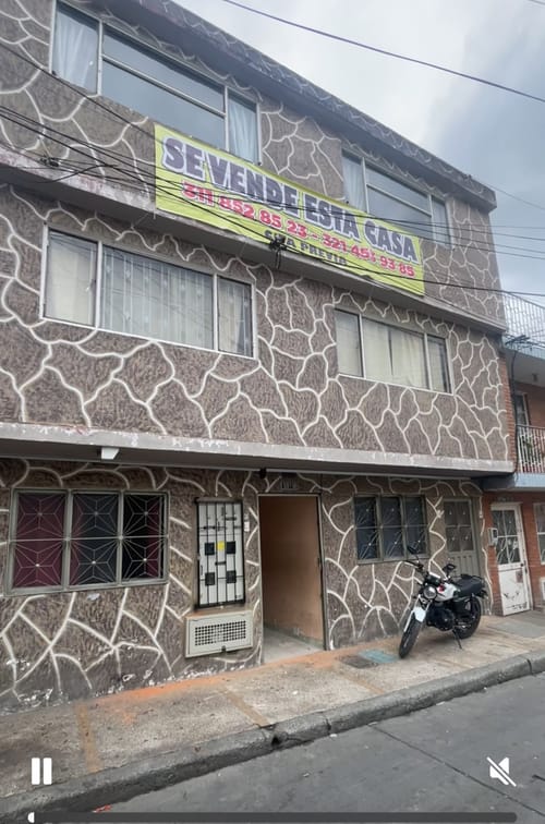 Casa de 19 alcobas en venta en Ciudad Hunza, Bogotá, 384 m² · foto 9 de 9