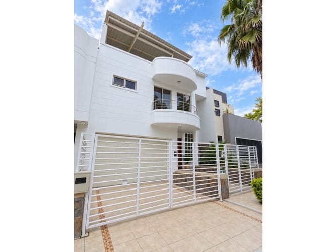 Casa de 5 alcobas en venta en Las Mercedes, Palmira, 500 m² · foto 2 de 24