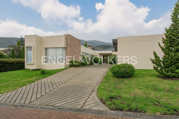 Casa de 4 alcobas en venta en Centro, Sopó, 369 m² · foto 17 de 18