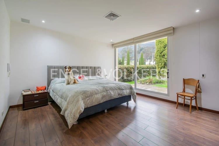 Casa de 4 alcobas en venta en Centro, Sopó, 369 m² · foto 8 de 18