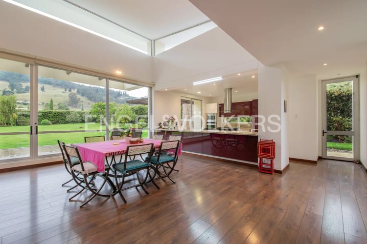Casa de 4 alcobas en venta en Centro, Sopó, 369 m² · foto 5 de 18
