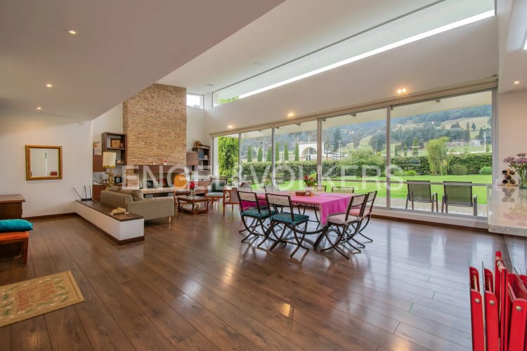 Casa de 4 alcobas en venta en Centro, Sopó, 369 m² · foto 3 de 18