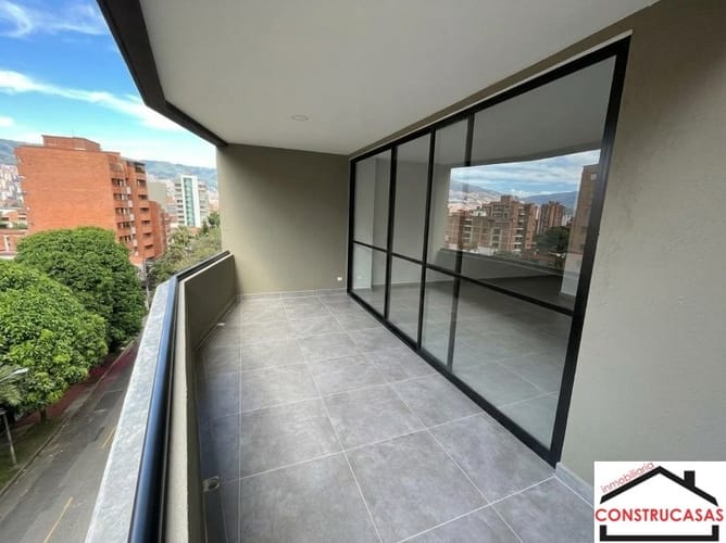 Apartamento de 2 alcobas en venta en La Castellana, Medellín, 85 m² · foto 2 de 10