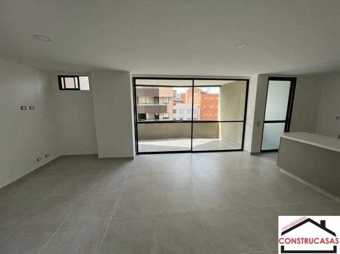 Apartamento de 2 alcobas en venta en La Castellana, Medellín, 85 m² · foto 3 de 10