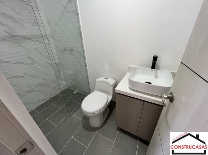 Apartamento de 2 alcobas en venta en La Castellana, Medellín, 85 m² · foto 6 de 10