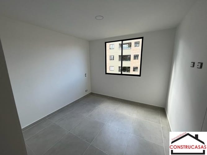 Apartamento de 2 alcobas en venta en La Castellana, Medellín, 85 m² · foto 7 de 10
