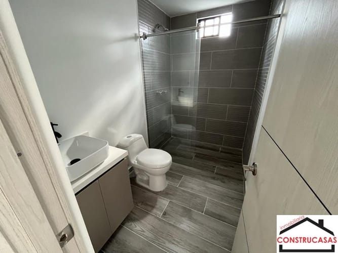 Apartamento de 2 alcobas en venta en La Castellana, Medellín, 85 m² · foto 8 de 10