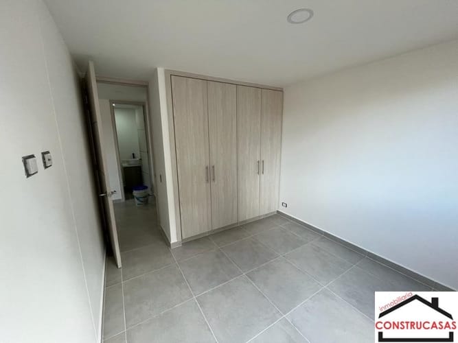 Apartamento de 2 alcobas en venta en La Castellana, Medellín, 85 m² · foto 9 de 10