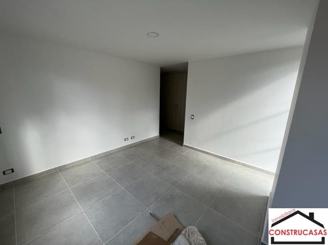 Apartamento de 2 alcobas en venta en La Castellana, Medellín, 85 m² · foto 10 de 10