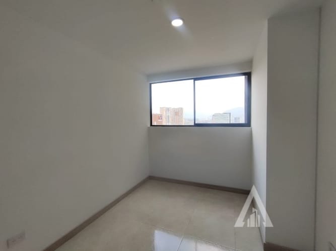 Apartamento de 3 alcobas en arriendo en Las Lomitas, Envigado, 95 m² · foto 2 de 21