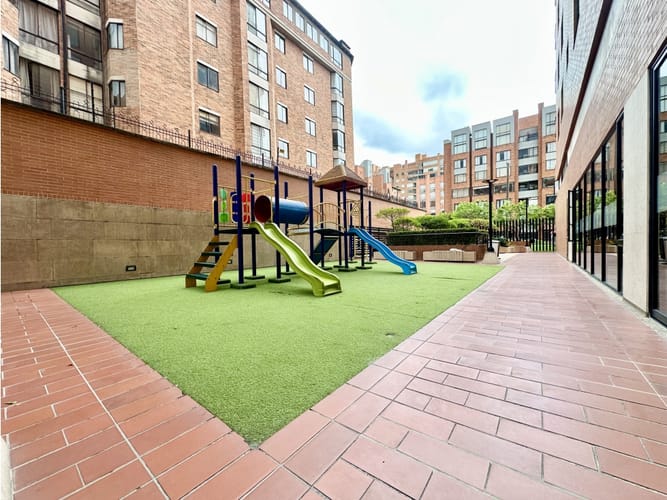 Apartamento de 3 alcobas en venta en Prado Veraniego, Bogotá, 199 m² · foto 20 de 22
