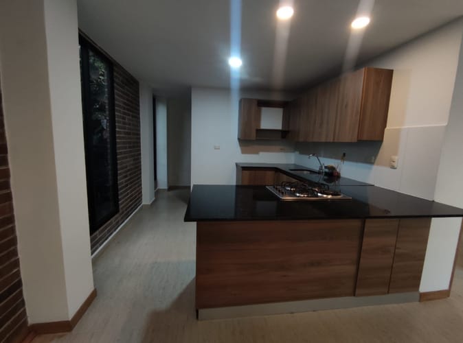 Apartamento de 1 alcoba en arriendo en Altos Del Poblado, Medellín, 67 m² · foto 10 de 18